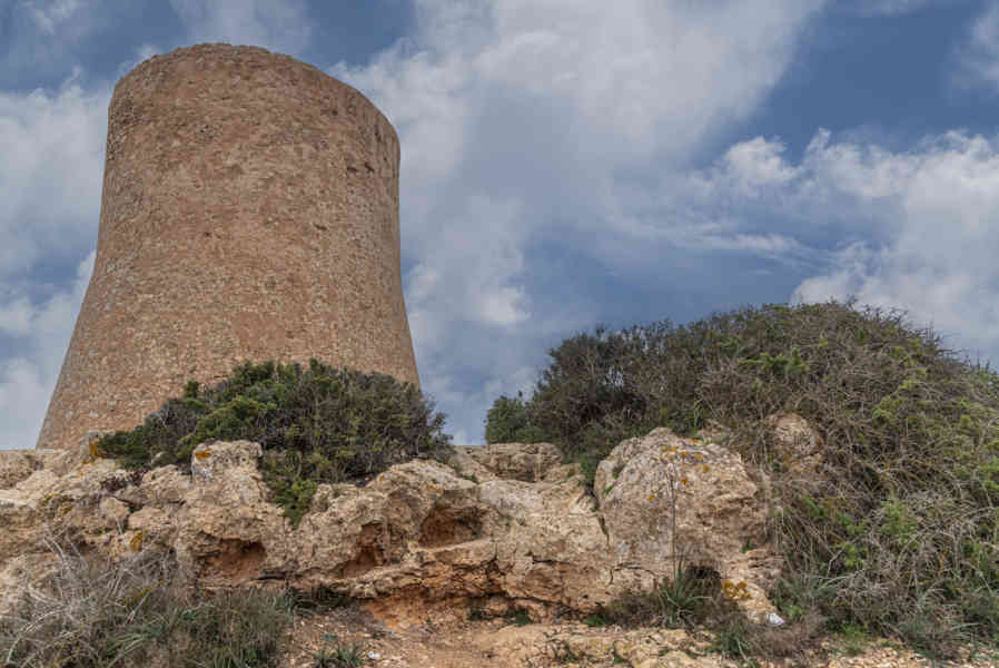 Mallorca - Llucmajor 26 - torre de Cala Pi.jpg